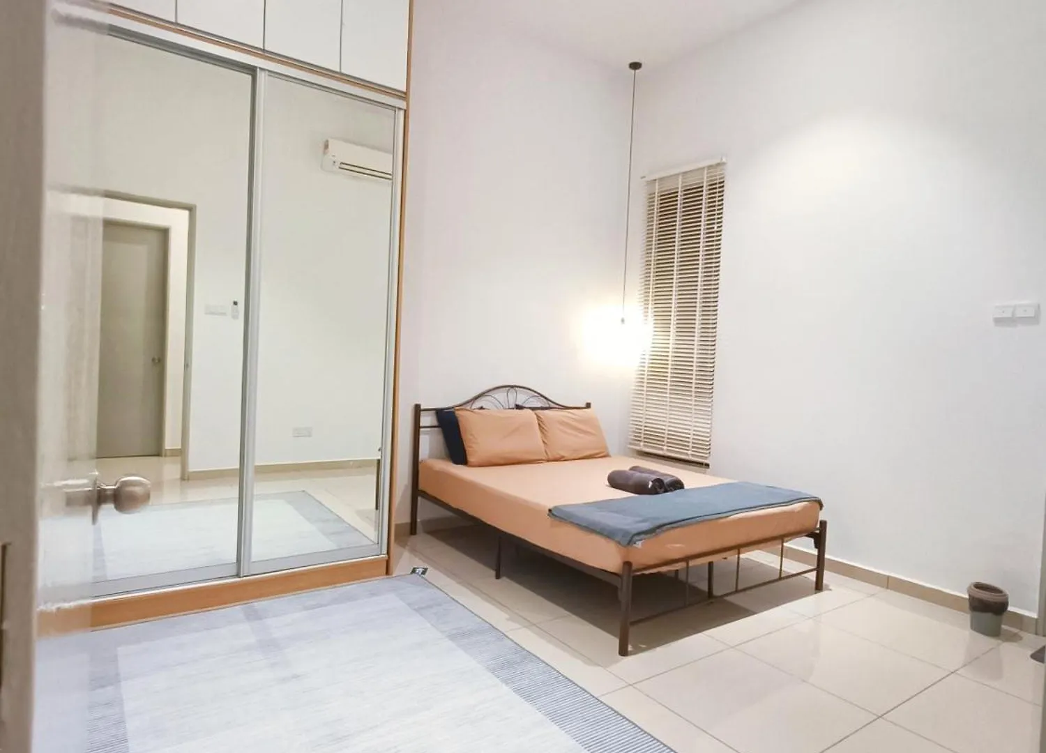 Zen Clan Homestay 15Mins Sepang, Klia, Usim, Nilai Bandar Baru Enstek Apartment